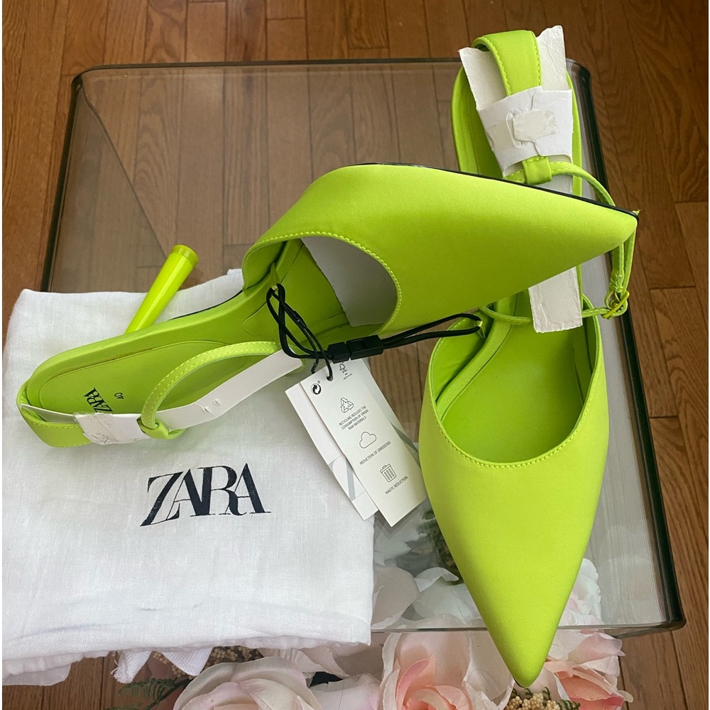 NEON HIGH HEELS
LIME GREEN